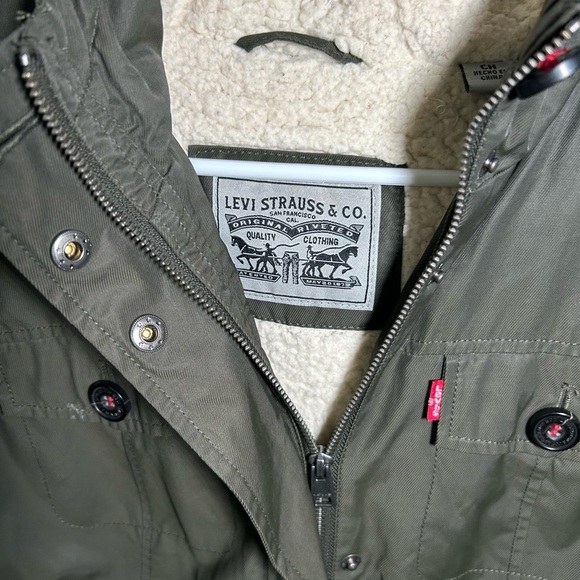 Levi’s Women's Army Green Parka Jacket with Faux Fur Trim Small - Picture 5 of 6